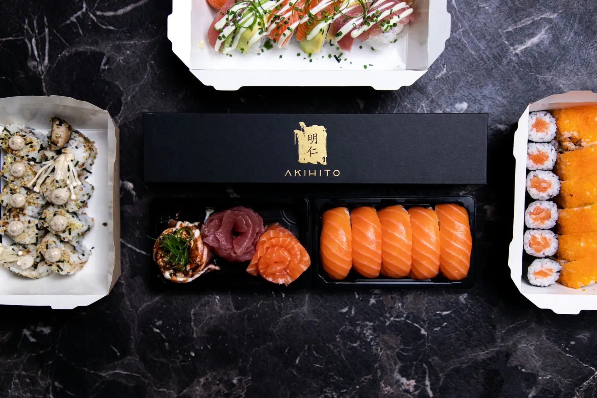 Akihito sushi in bezorgverpakking